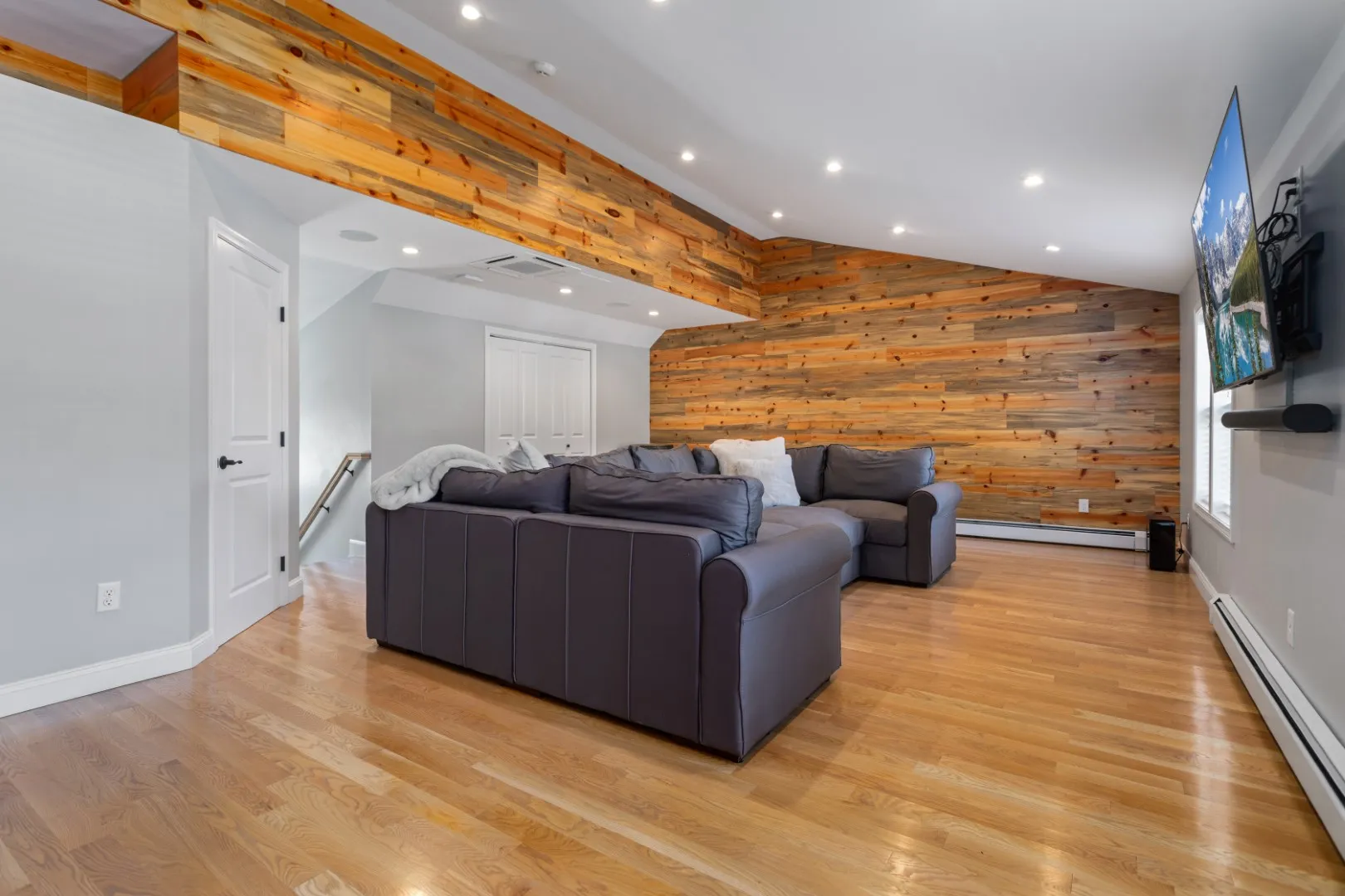 201 Lynn Fells Parkway, Saugus, MA 01906